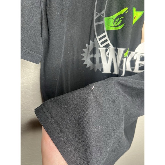 WICKED Musical Defy Gravity Black Short Sleeve T-Shirt Green For Good Size XL - Picture 3 of 8